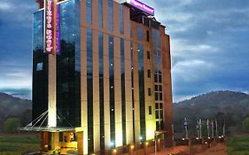 Hotel Tigers Roare Thekkady